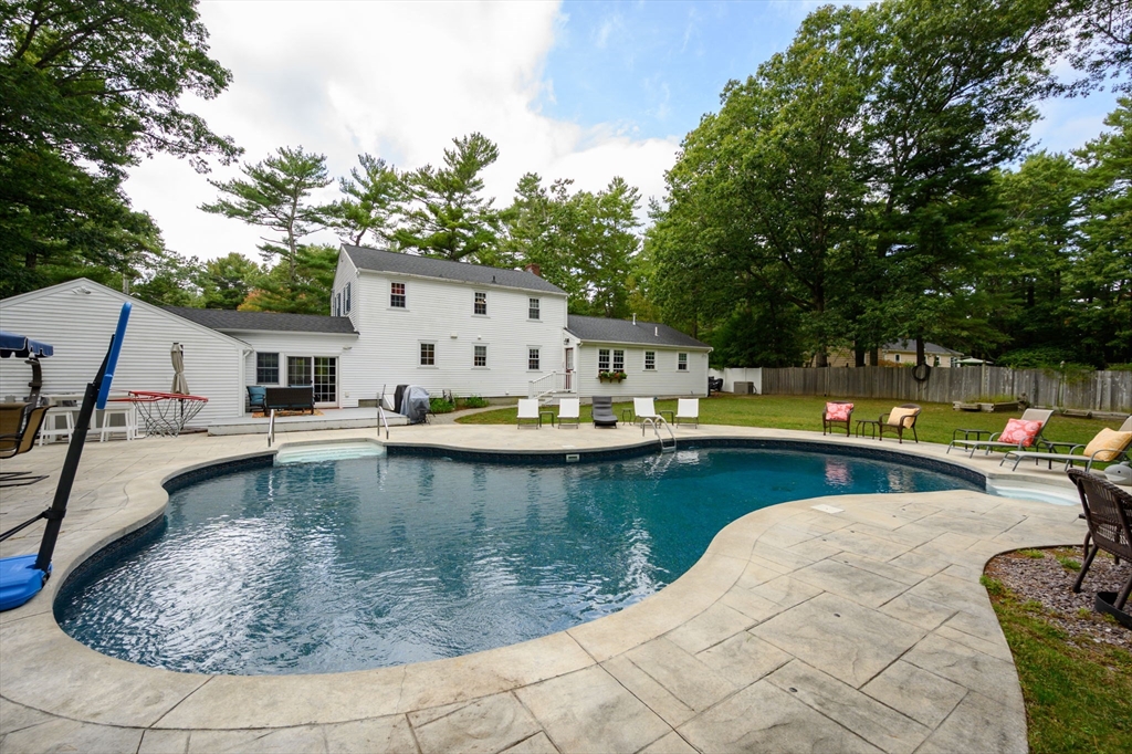 234 Forest St, Pembroke