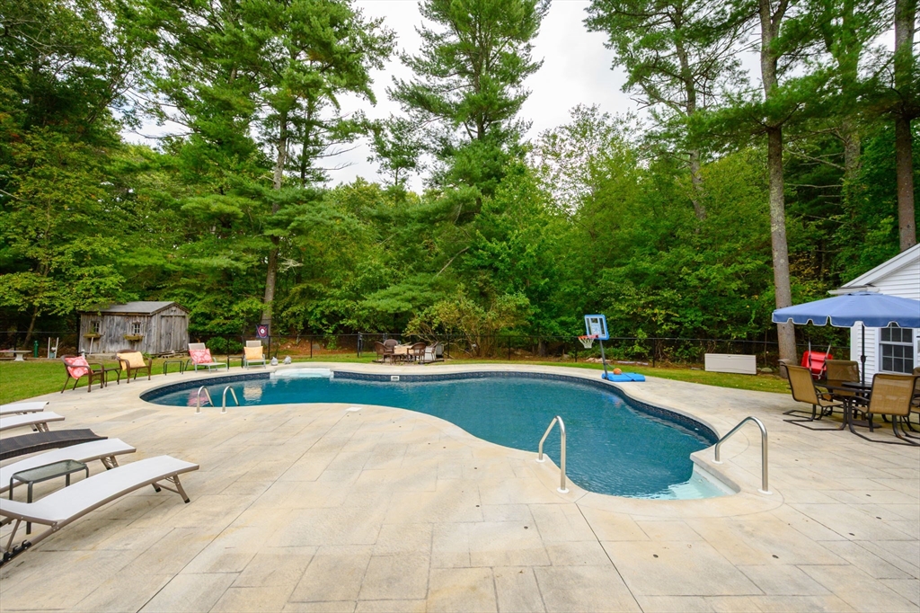 234 Forest St, Pembroke