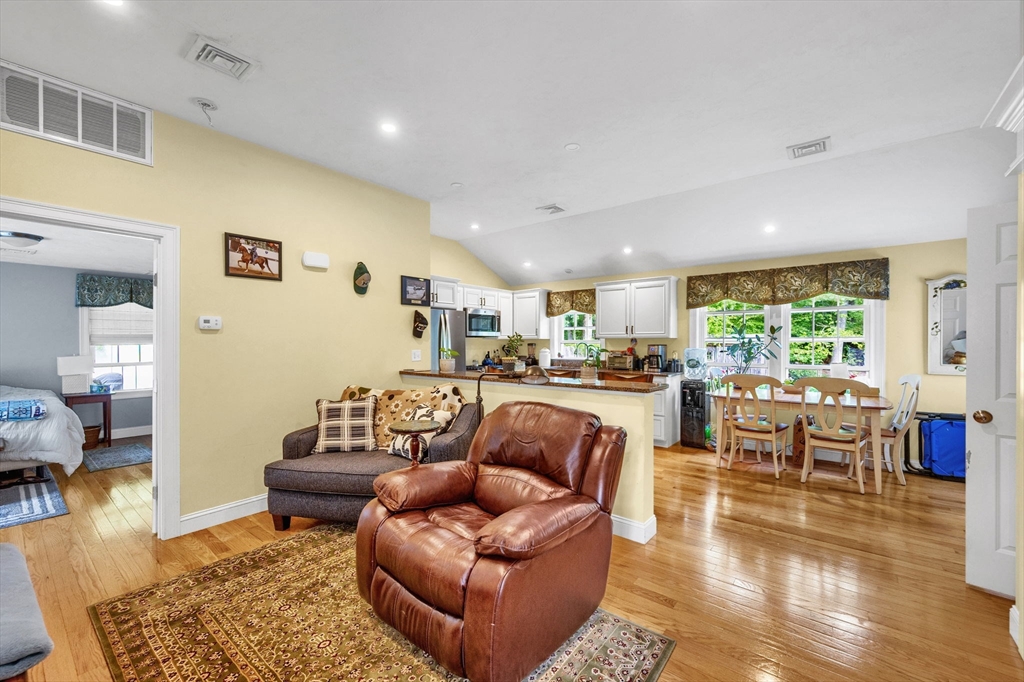 234 Forest St, Pembroke