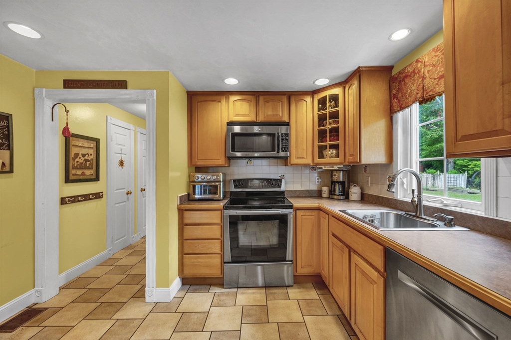 234 Forest St, Pembroke