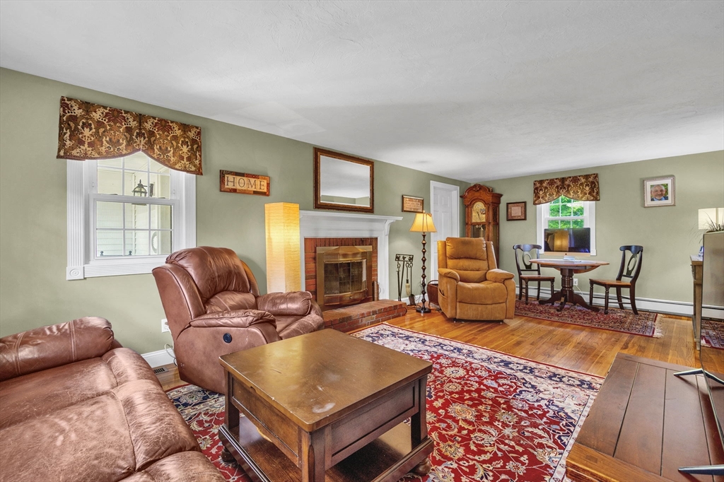 234 Forest St, Pembroke