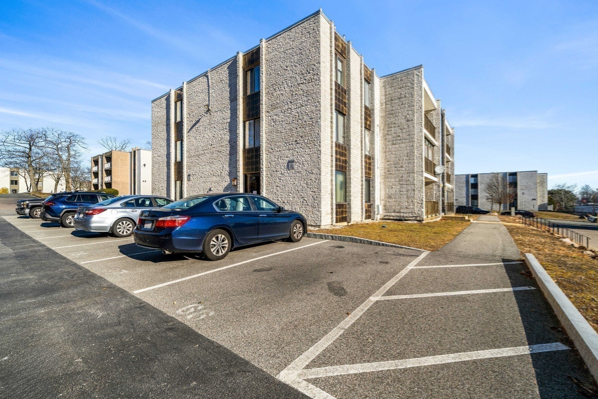 30 Skyline Dr # 6