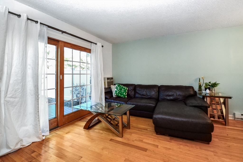 41 Foundry St # 8 Unit: 14-8