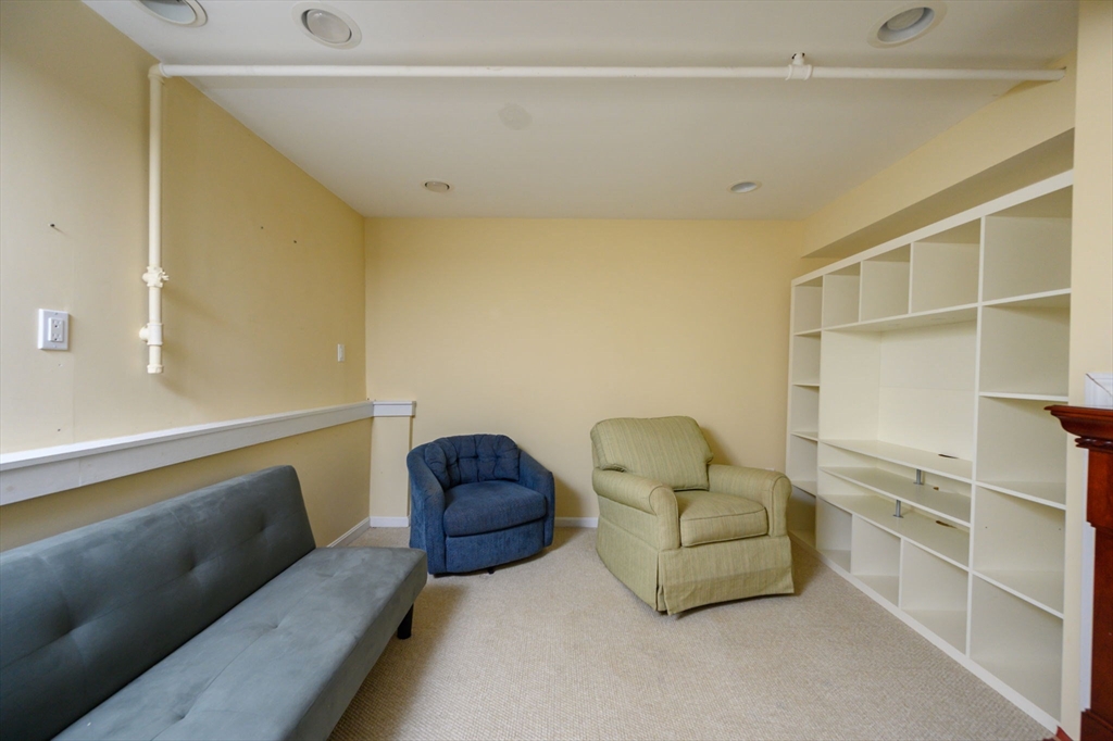 5 Harbor Hill Dr # 5