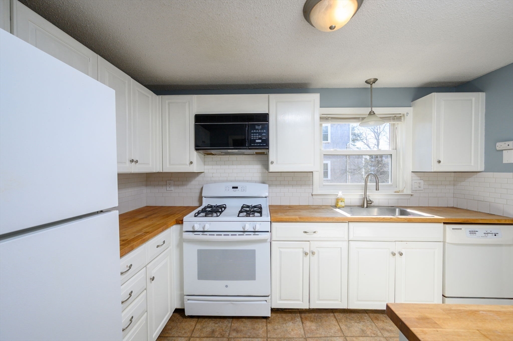 5 Harbor Hill Dr # 5