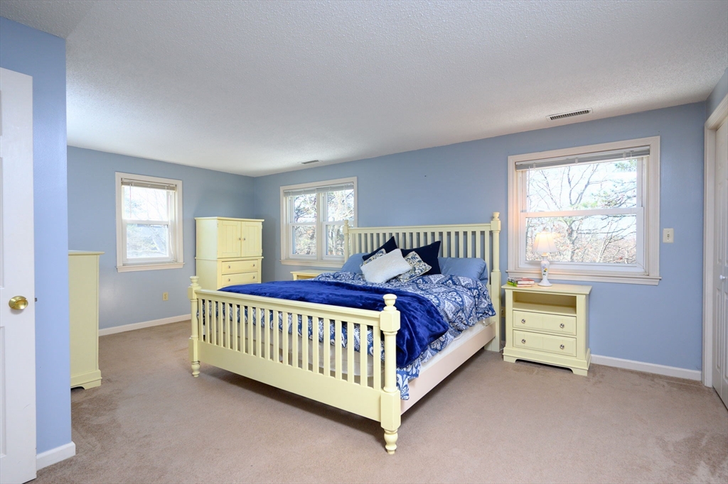 5 Harbor Hill Dr # 5