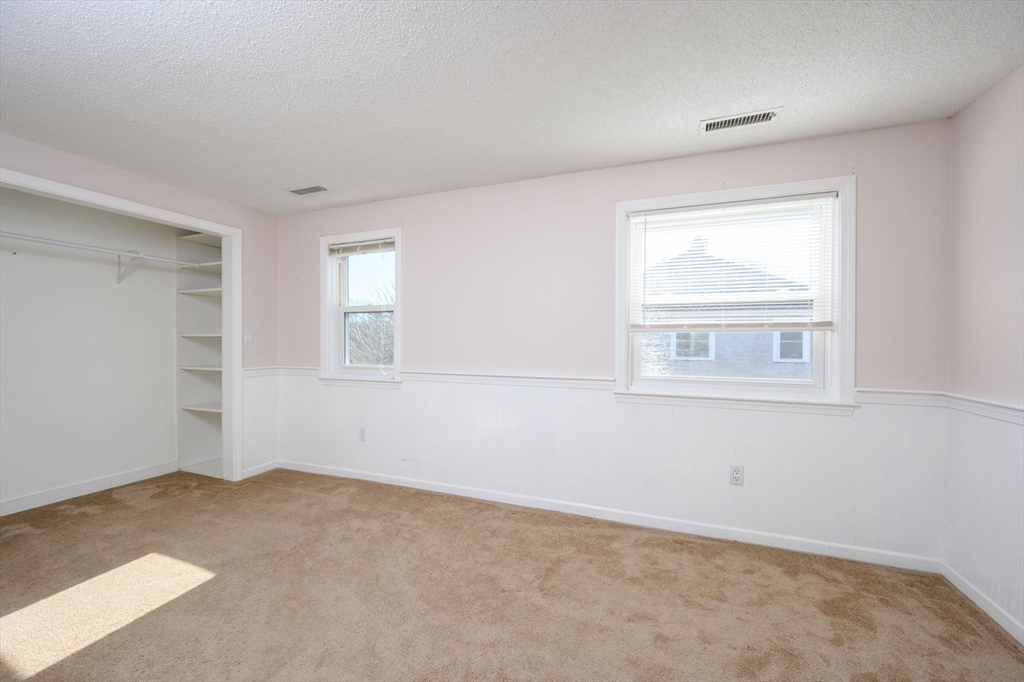 5 Harbor Hill Dr # 5