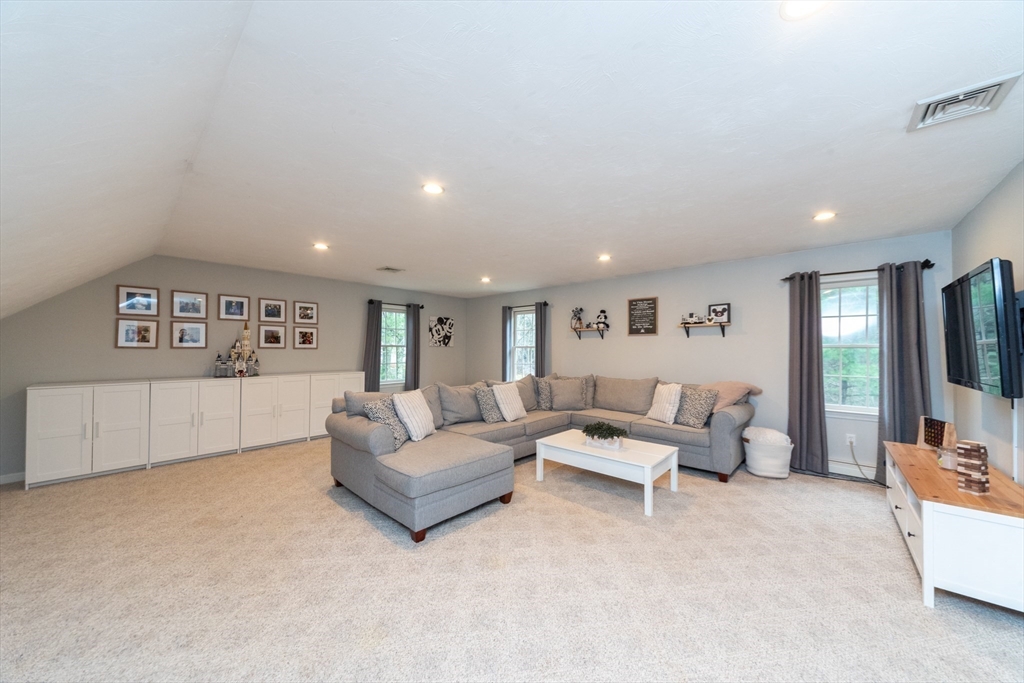 11 Bramblewood St