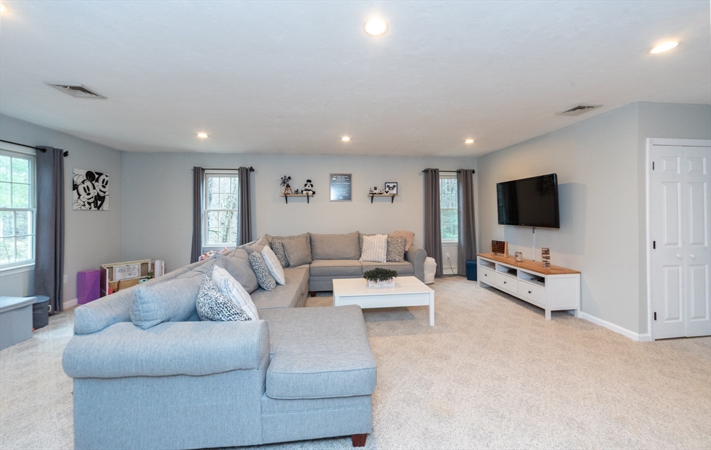 11 Bramblewood St