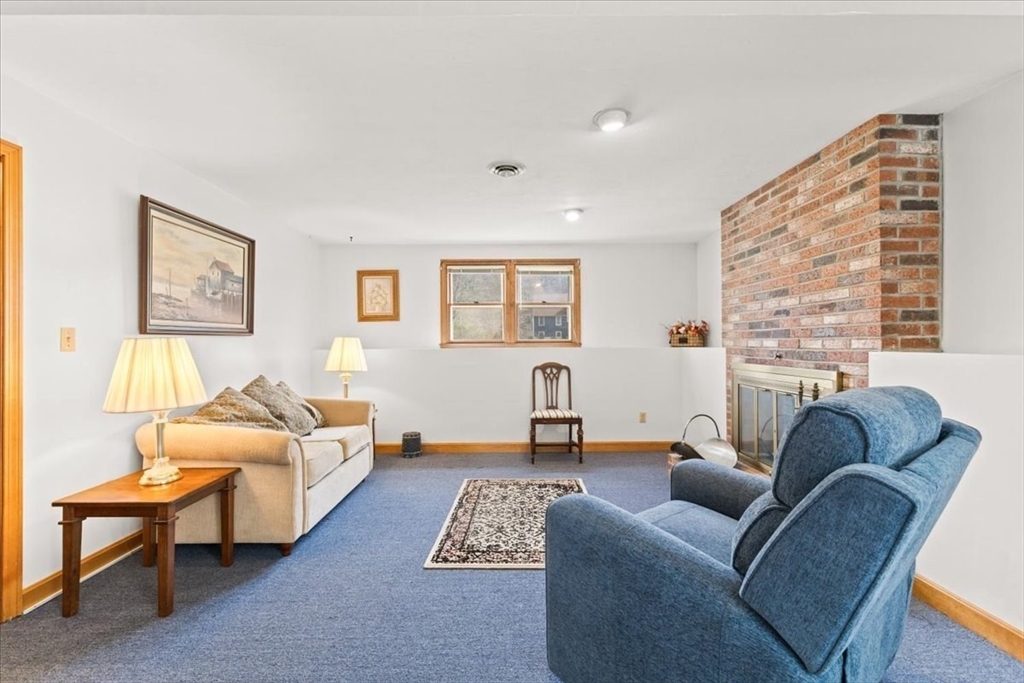 100 Lexington St