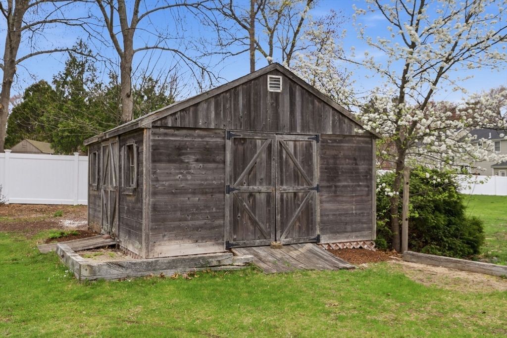 42 Bayberry Rd