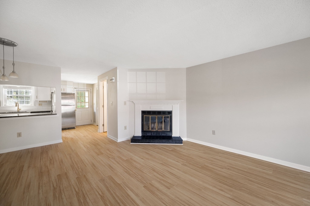 728 Auburn St # D4
