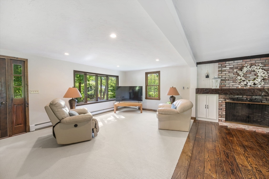 341 Lincoln St