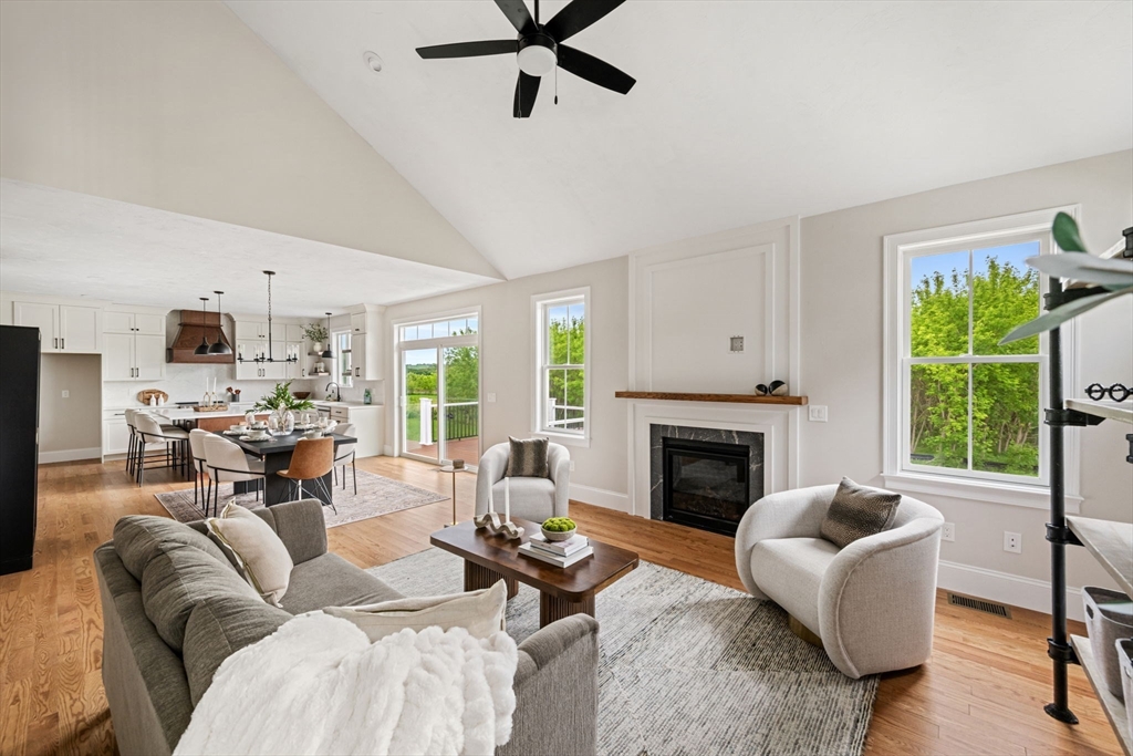 4 Narragansett Dr