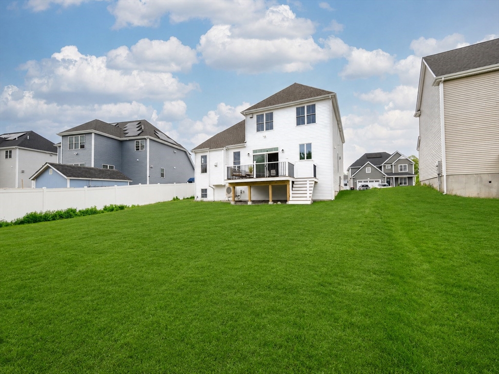 4 Narragansett Dr