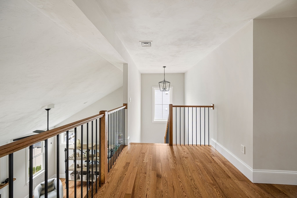 4 Narragansett Dr