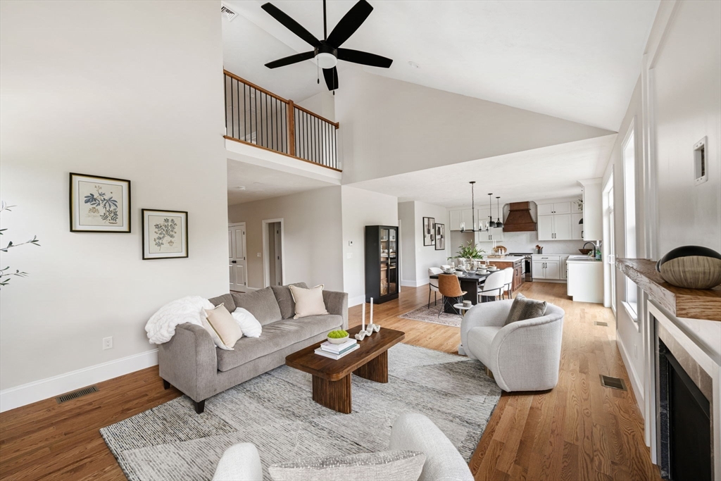4 Narragansett Dr