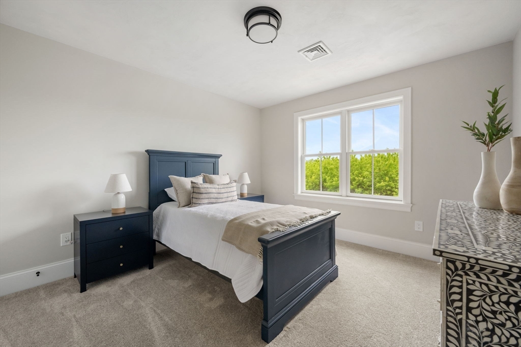 4 Narragansett Dr