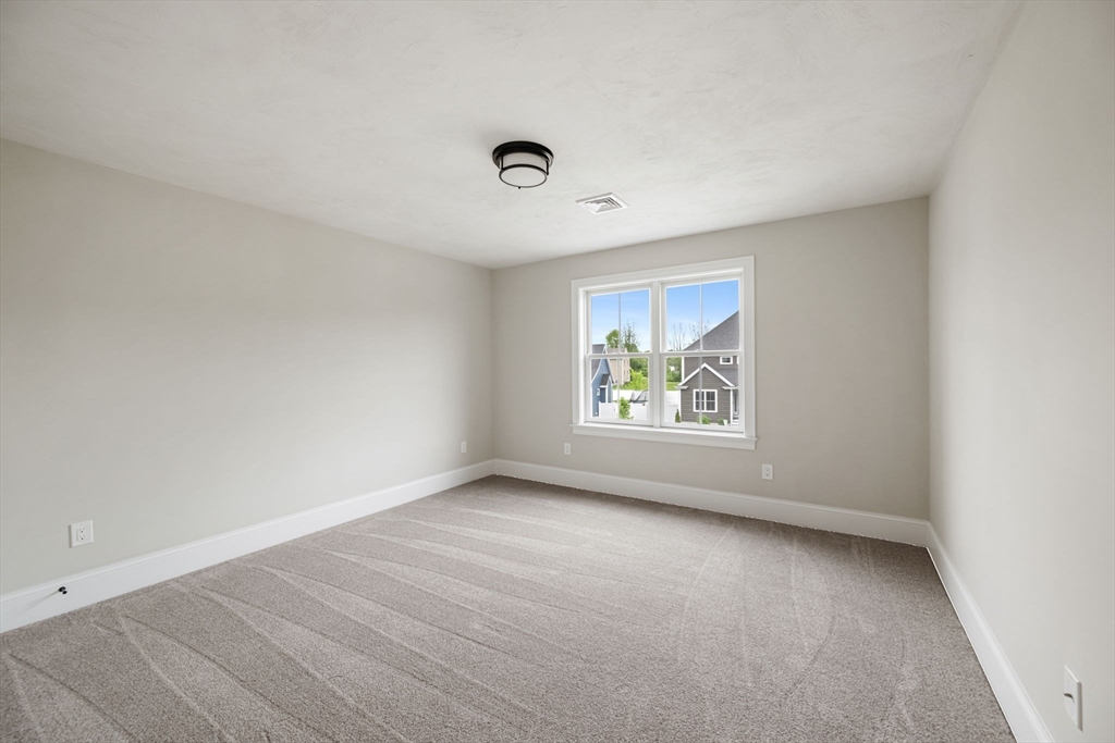 4 Narragansett Dr