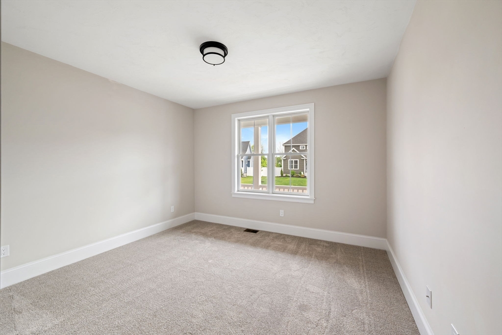 4 Narragansett Dr