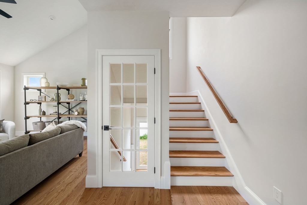 4 Narragansett Dr