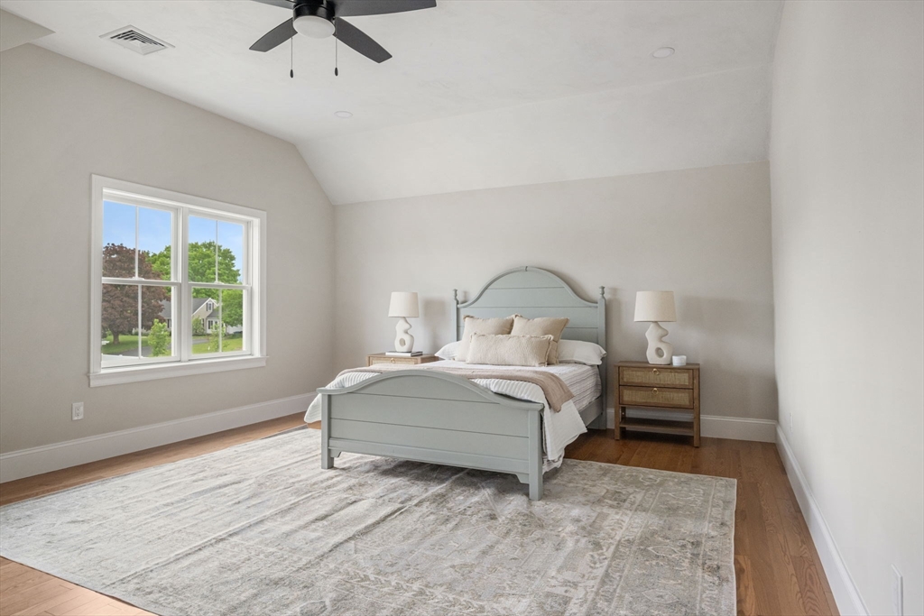 4 Narragansett Dr
