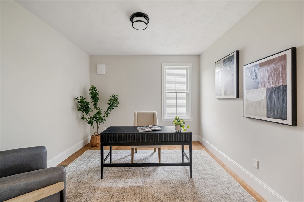 4 Narragansett Dr