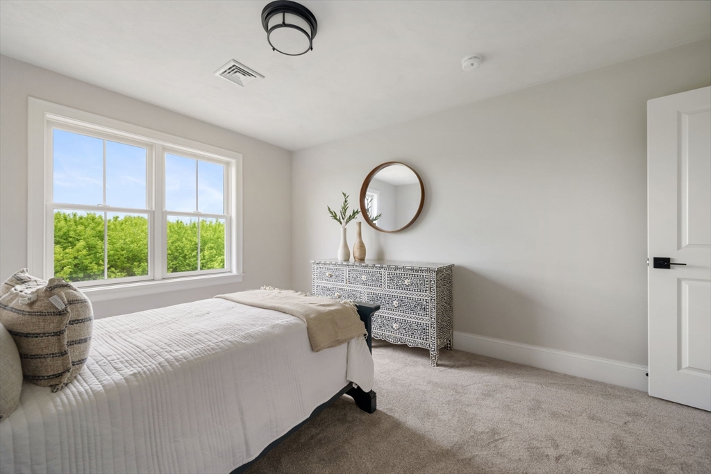 4 Narragansett Dr
