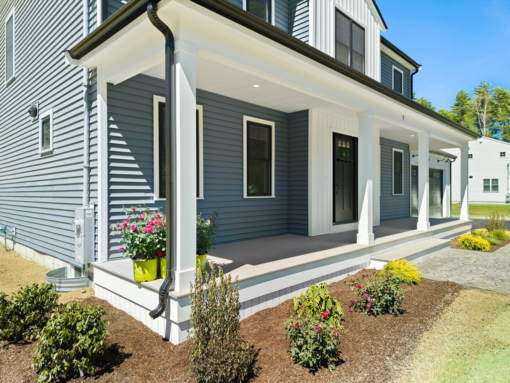 7 Elm Place