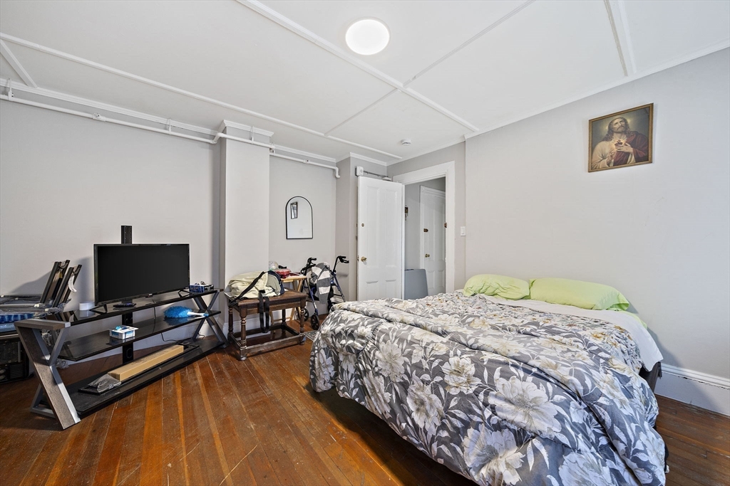 145 Pleasant St