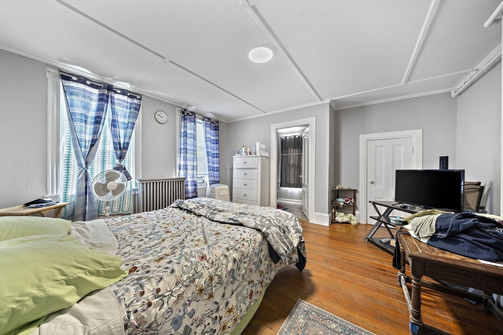 145 Pleasant St