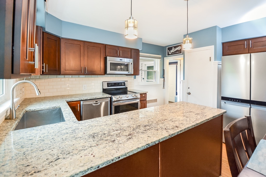 43 Fairview Ave
