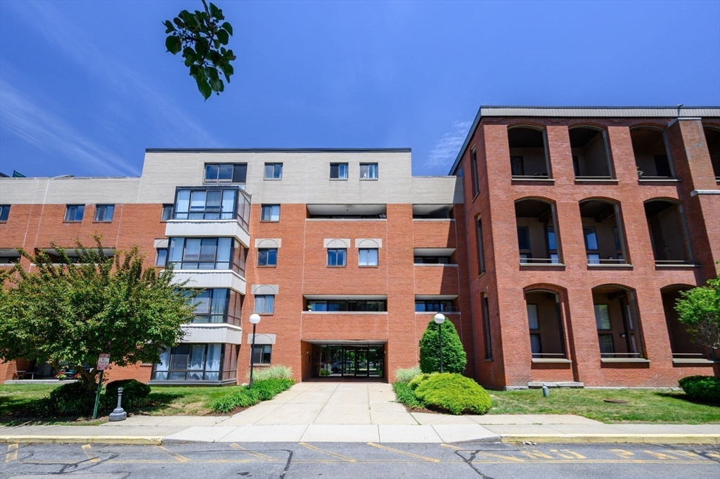 96 Old Colony Ave # 304