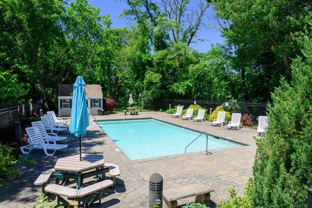96 Old Colony Ave # 304