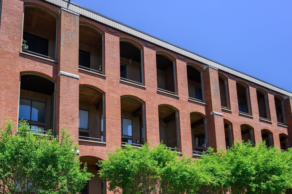 96 Old Colony Ave # 304