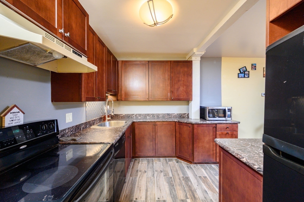 96 Old Colony Ave # 304