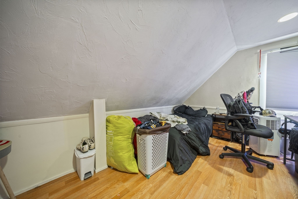 18 Bolton Pl