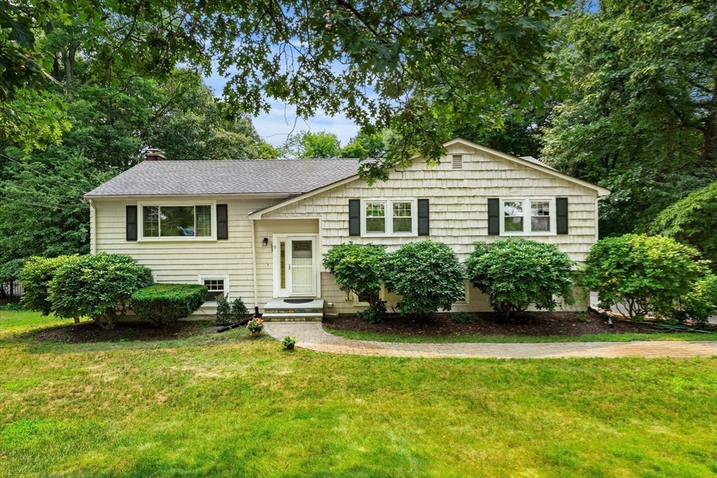 15 Crestwood Drive