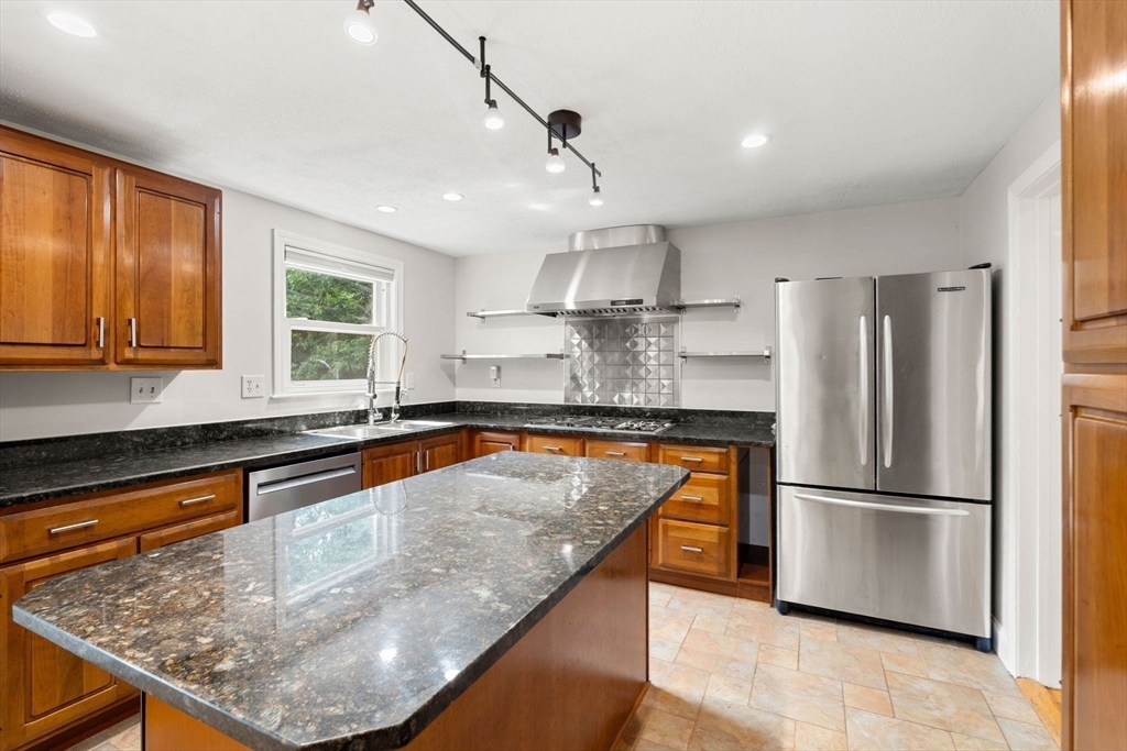 15 Crestwood Drive