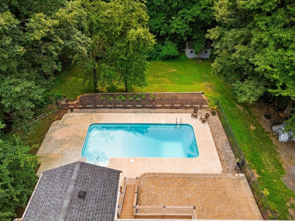 15 Crestwood Drive