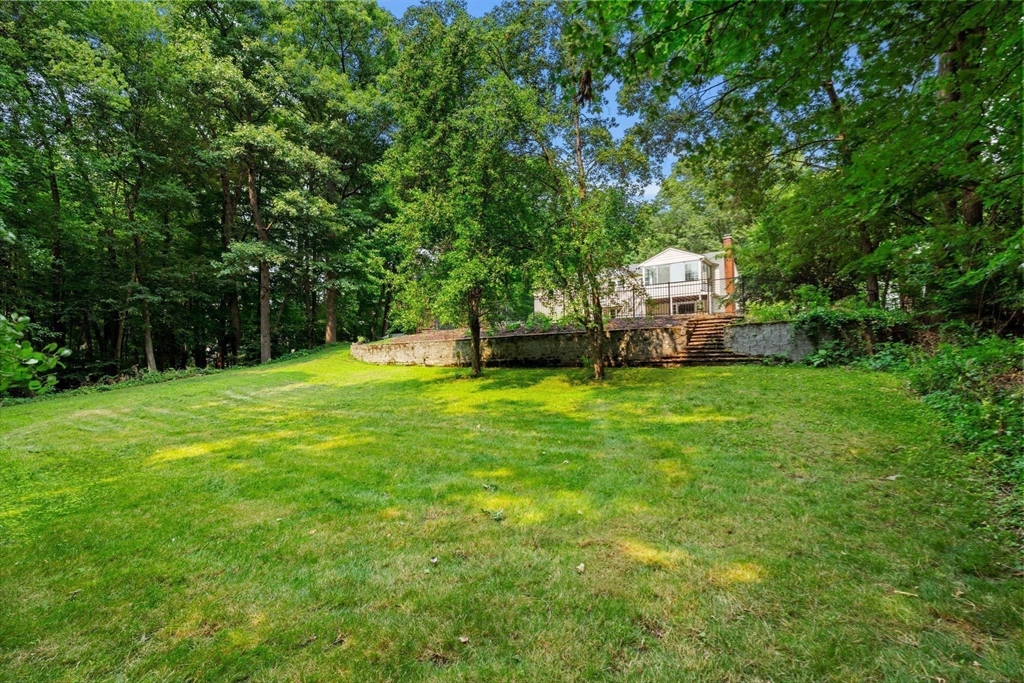 15 Crestwood Drive