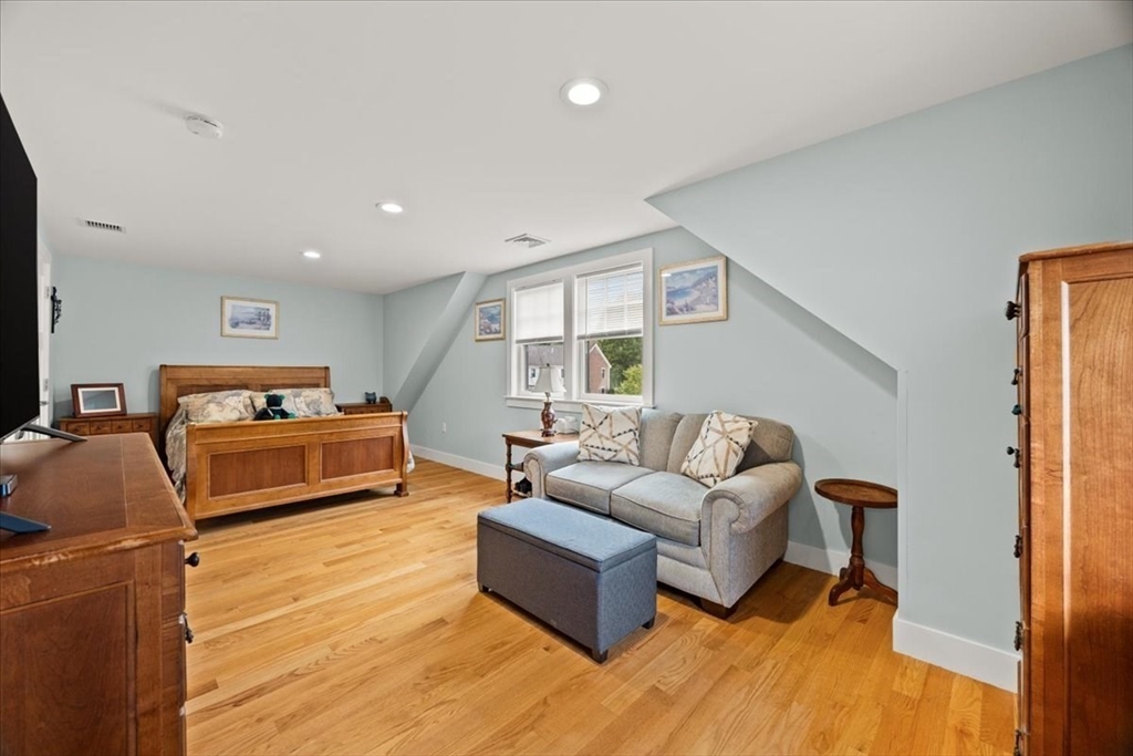 220 Center Street # 17