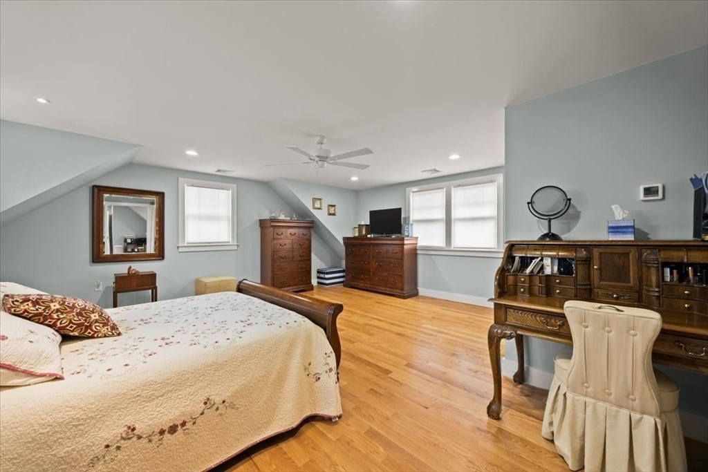 220 Center Street # 17
