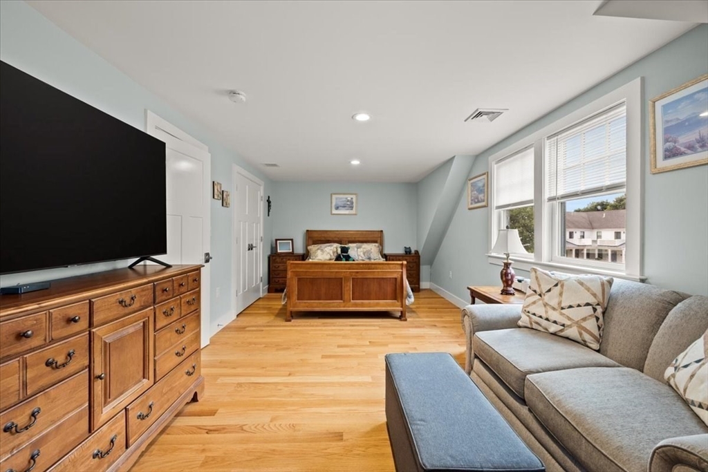 220 Center Street # 17