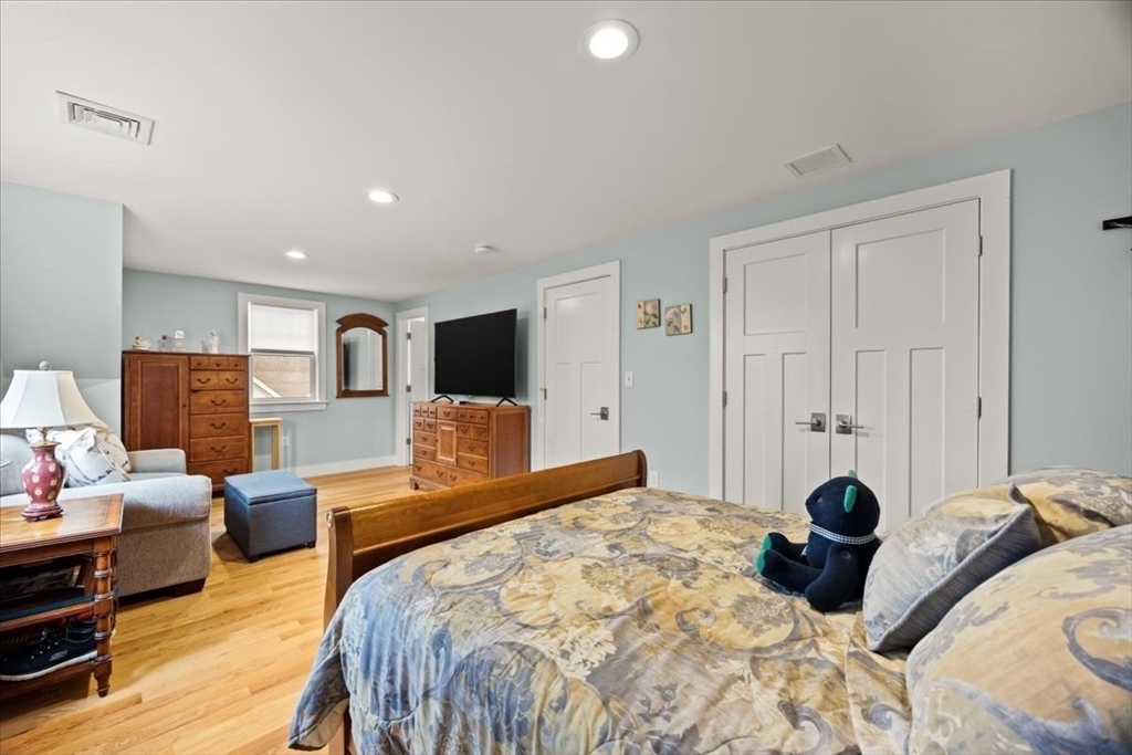 220 Center Street # 17