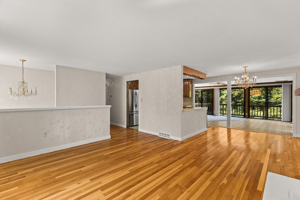 360 W Washington St
