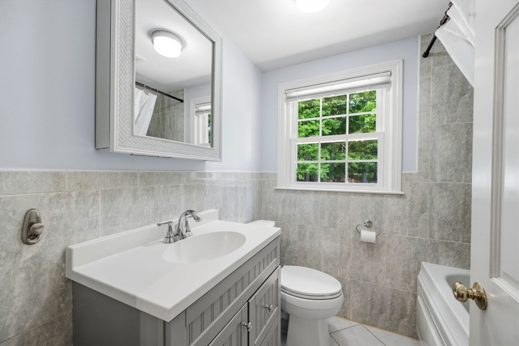 279 Center St