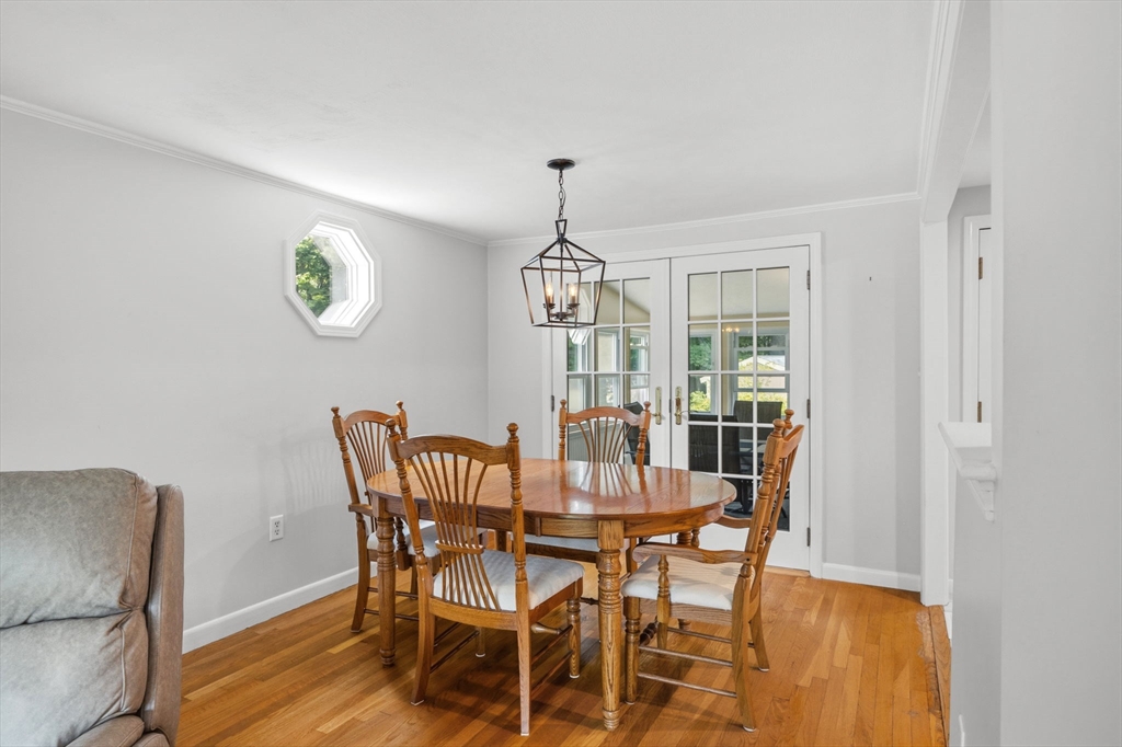 279 Center St