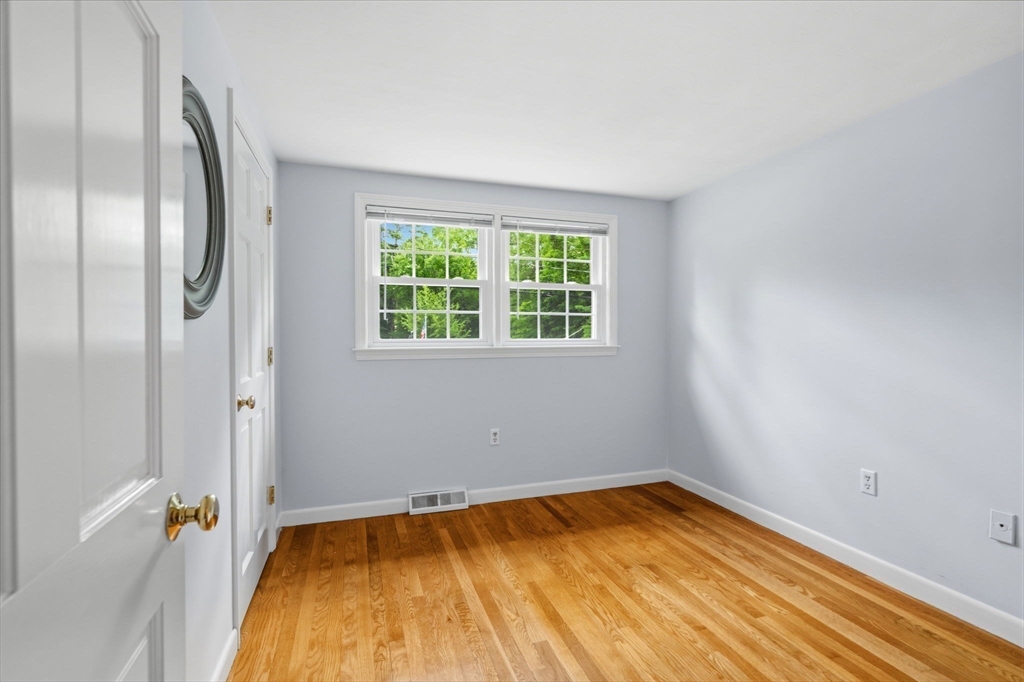 279 Center St