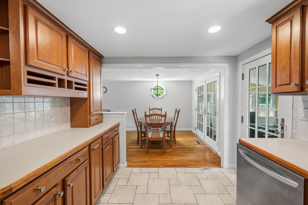 279 Center St